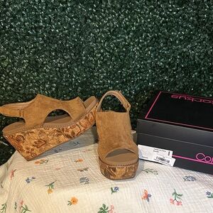 Corkys Tan Suede Wedge Sandals with Beautiful Floral Design on Wedge